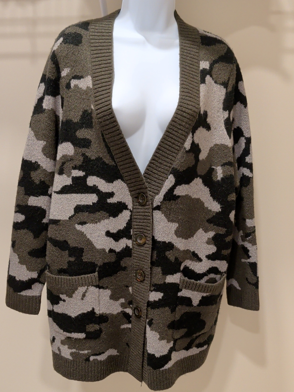 Torrid 00 Camo Cardigan Pre-loved